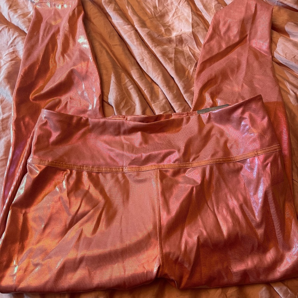 Bubblegum foil pink puma leggings